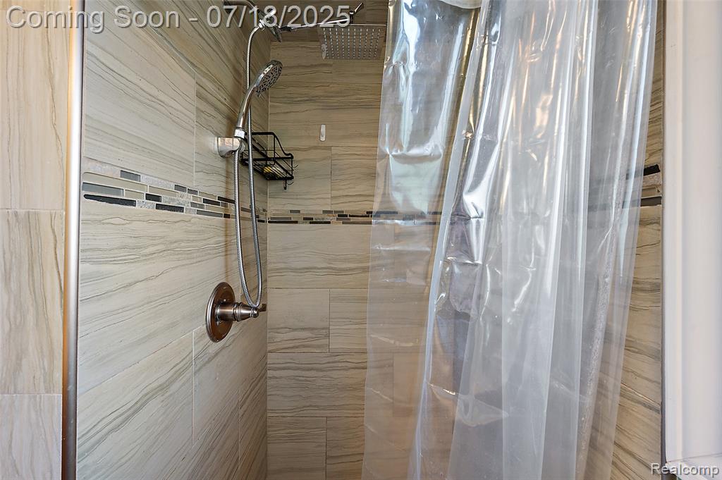 4152 Bloomfield Drive, Sterling Heights, MI 48310 — Photo 44
