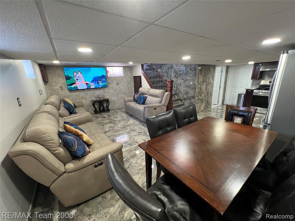 6410 Orchard Avenue, Dearborn, MI 48126 — Photo 34
