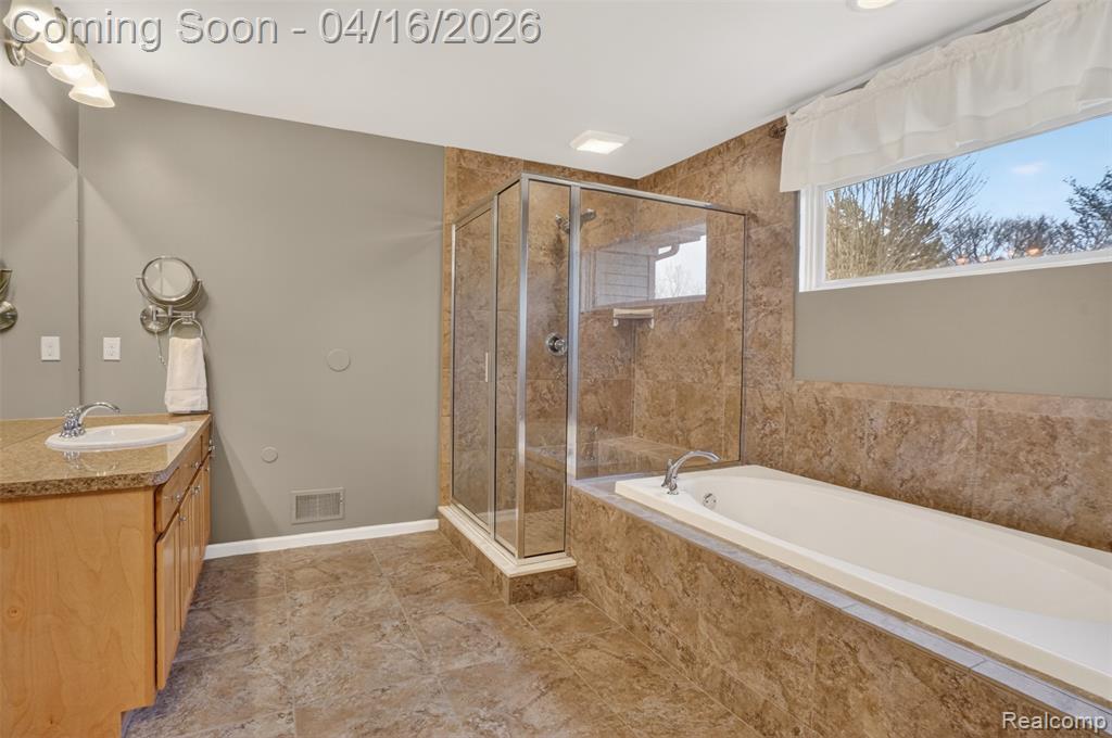 3595 Hogan Circle, Rochester, MI 48307 — Photo 21