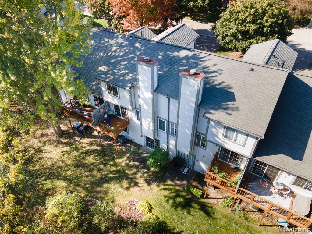 585 Winwood Circle, Walled Lake, MI 48390 — Photo 41