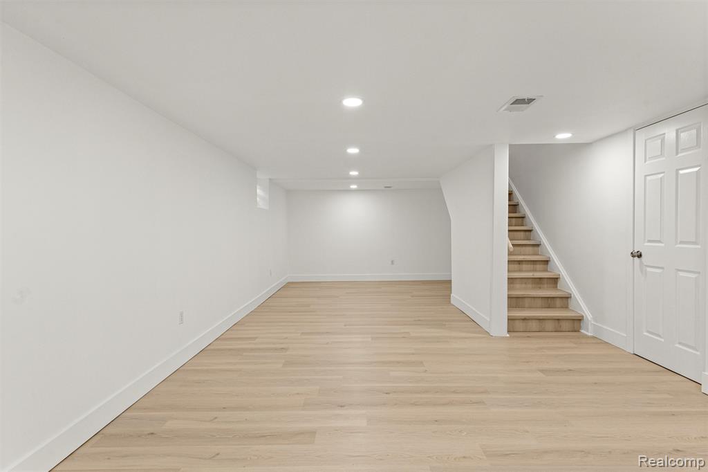 633 S Pontiac Trail, Walled Lake, MI 48390 — Photo 30