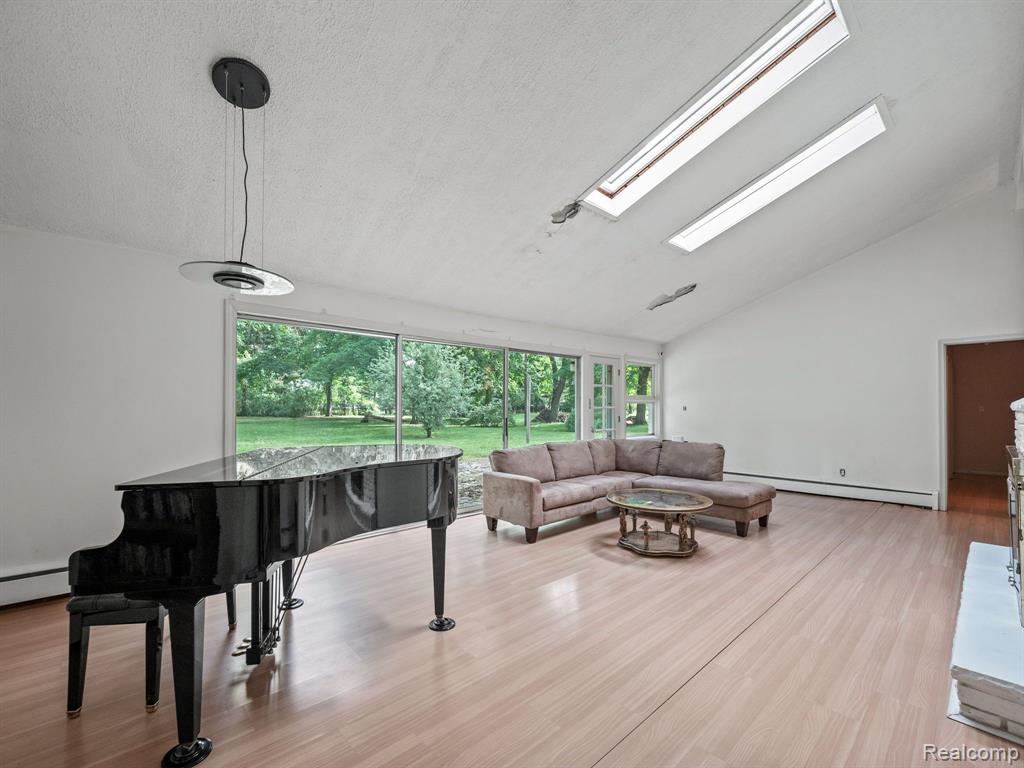 4550 W MAPLE Road, Bloomfield Hills, MI 48301 — Photo 6