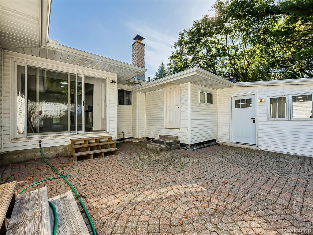 626 Wilwood Road, Rochester Hills, MI 48309 — Photo 33