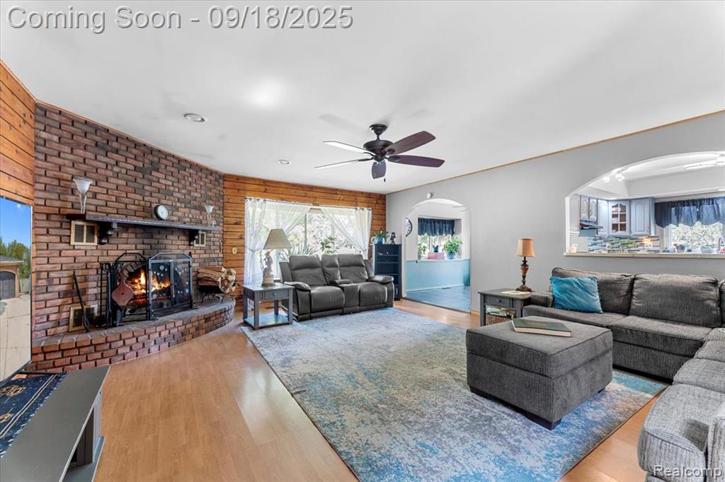 21946 Camille Court, Woodhaven, MI 48183 — Photo 9