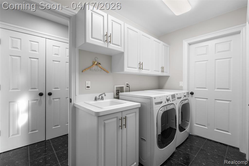 5146 Lagoons Circle, 22, West Bloomfield, MI 48323 — Photo 26