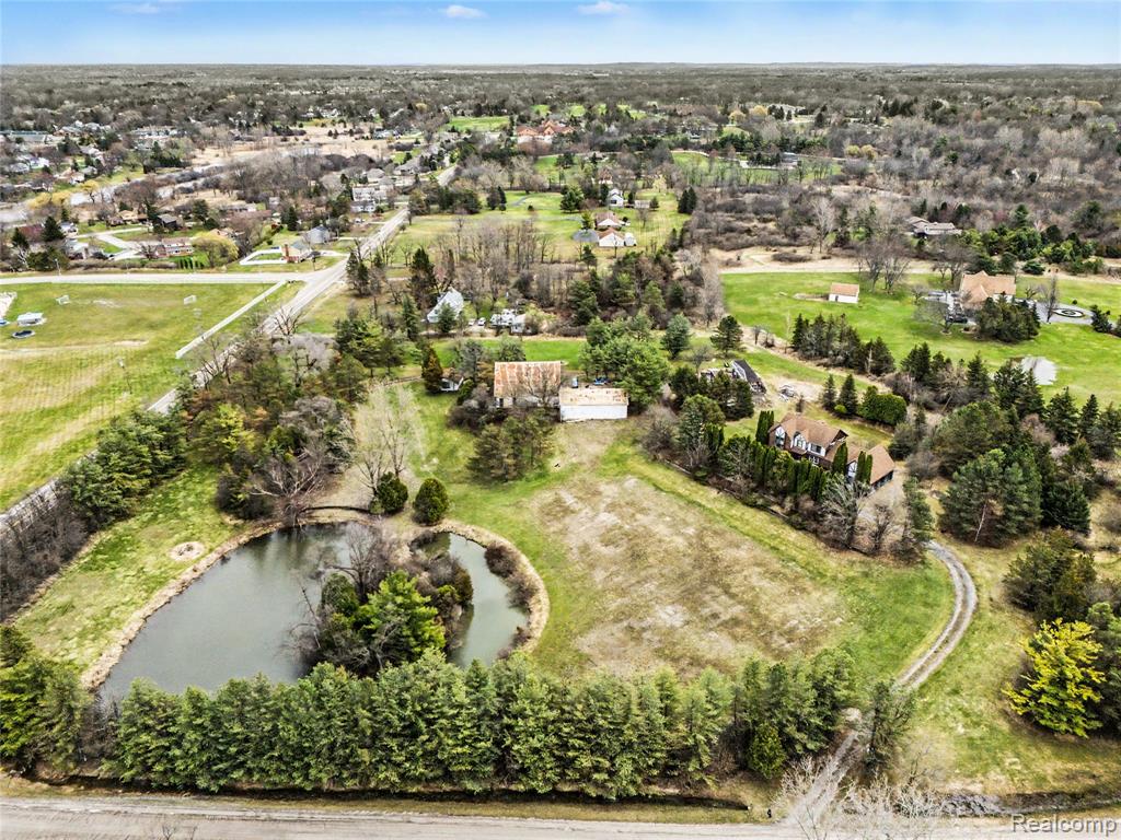 4385 Warwick Circle Drive, Grand Blanc, MI 48439 — Photo 9