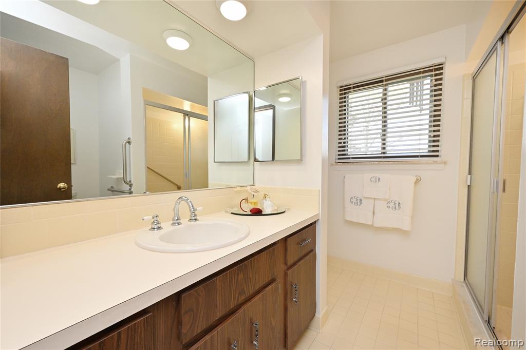 6024 Ledgeway Drive, West Bloomfield, MI — Photo 20