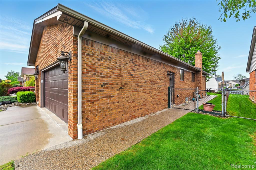 47296 SANBORN Drive, Macomb, MI 48044 — Photo 4