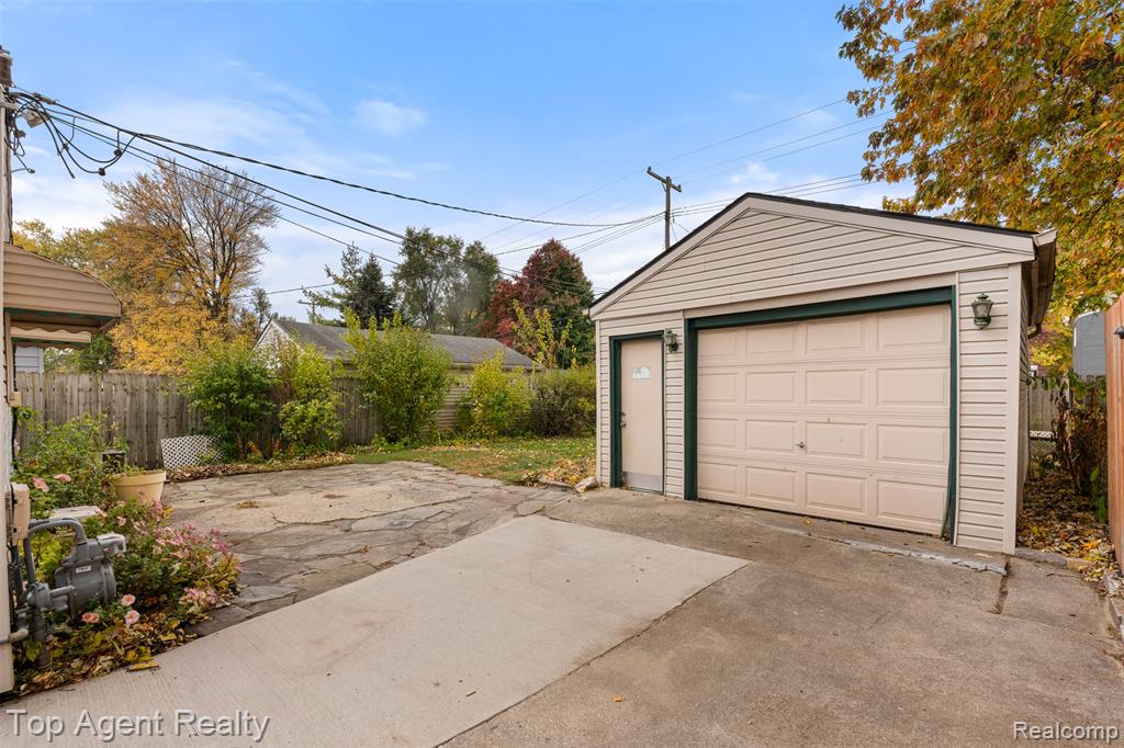 8026 Robert Street, Taylor, MI 48180 — Photo 22