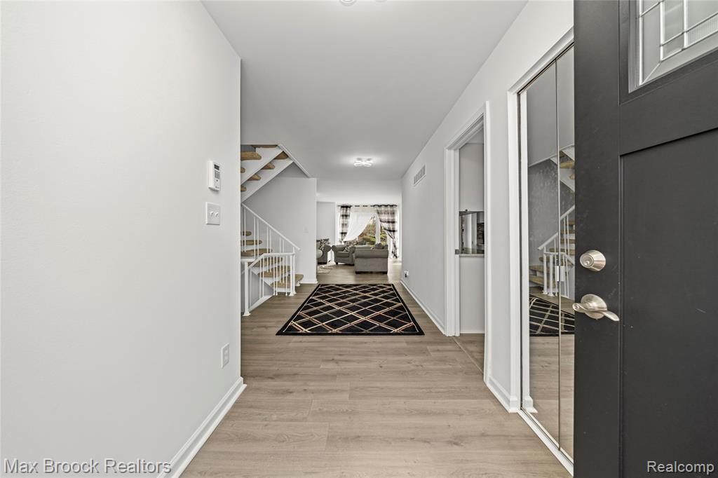 7451 Pebble Point, West Bloomfield, MI — Photo 2