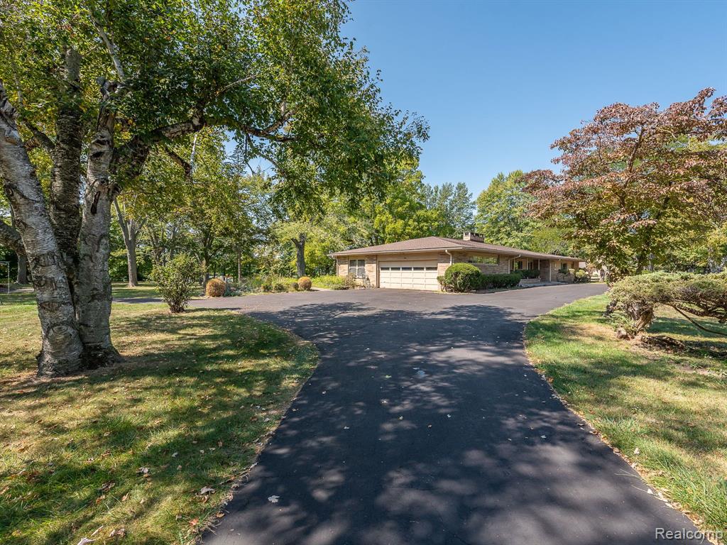 915 RED MILL Drive, Tecumseh, MI 49286 — Photo 37