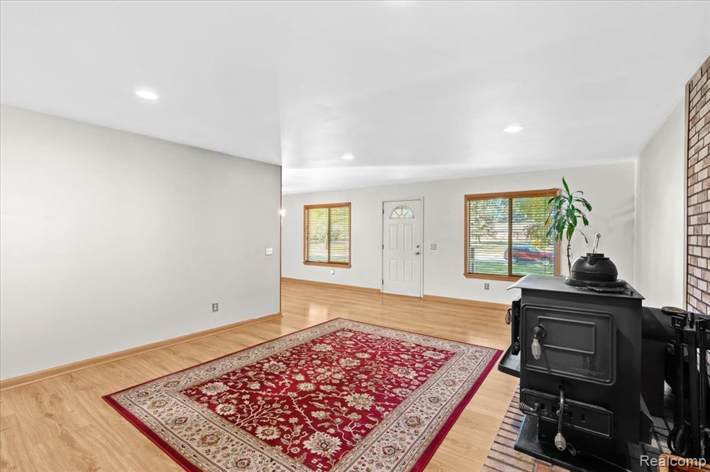 4485 Pommore, Milford, MI 48380 — Photo 7
