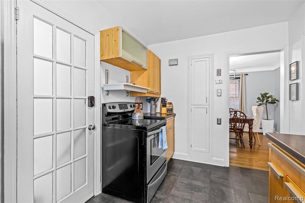 604 W Hudson Avenue, Royal Oak, MI 48067 — Photo 23
