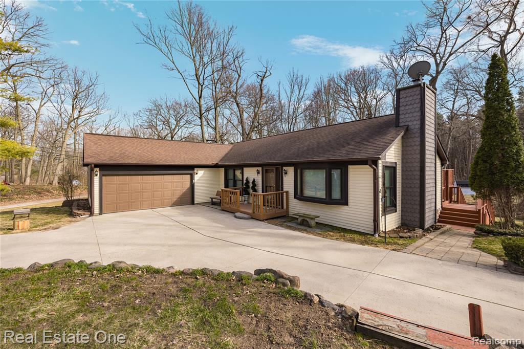 4921 Crestview Drive, Clarkston, MI 48348 — Photo 45