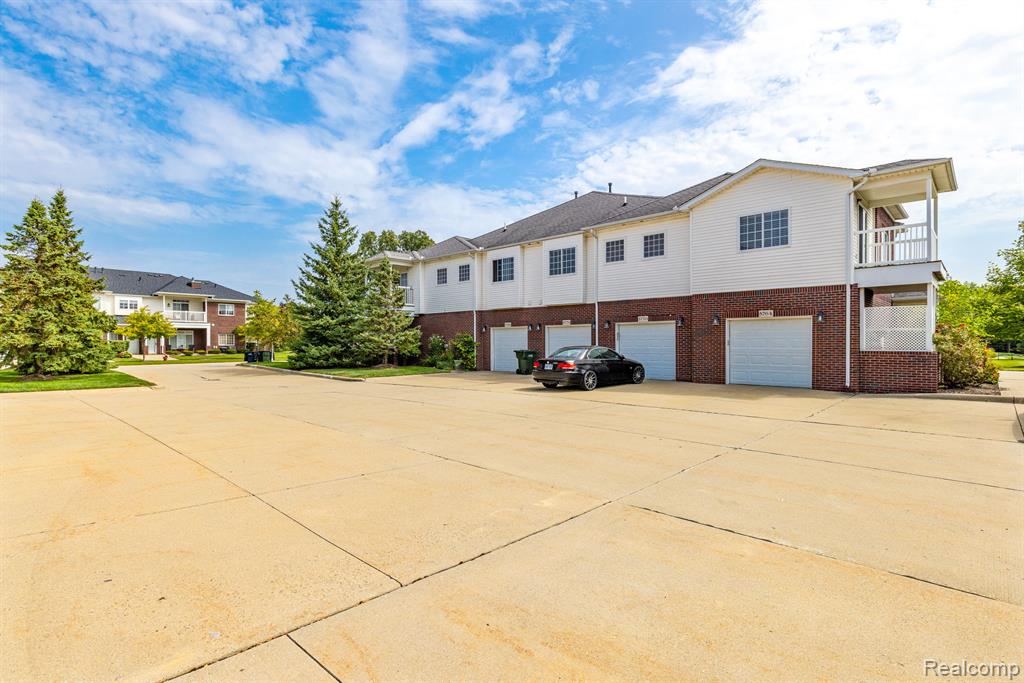 5764 ACORN Lane, 18, Sterling Heights, MI 48314 — Photo 27