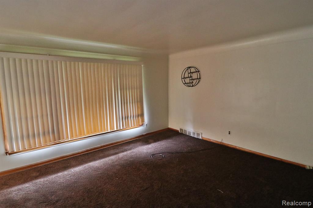 6474 Rosemont Avenue, Detroit, MI 48228 — Photo 4