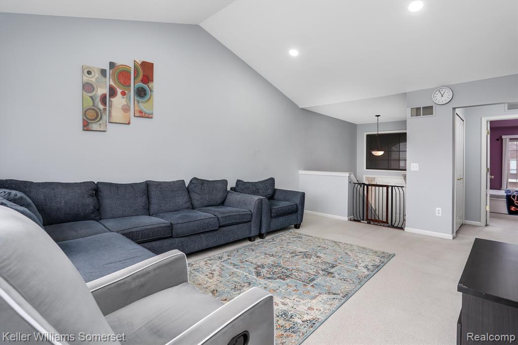 45918 DUTTON Drive, Macomb, MI 48044 — Photo 9