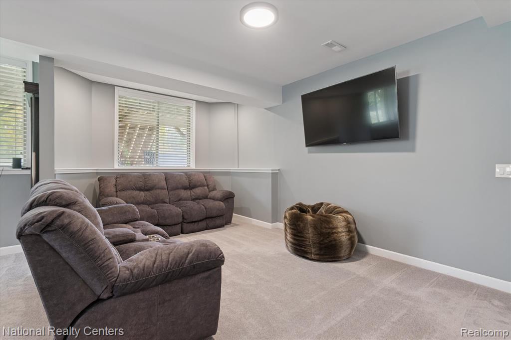 9888 Meadow View Court, Northville, MI 48167 — Photo 49