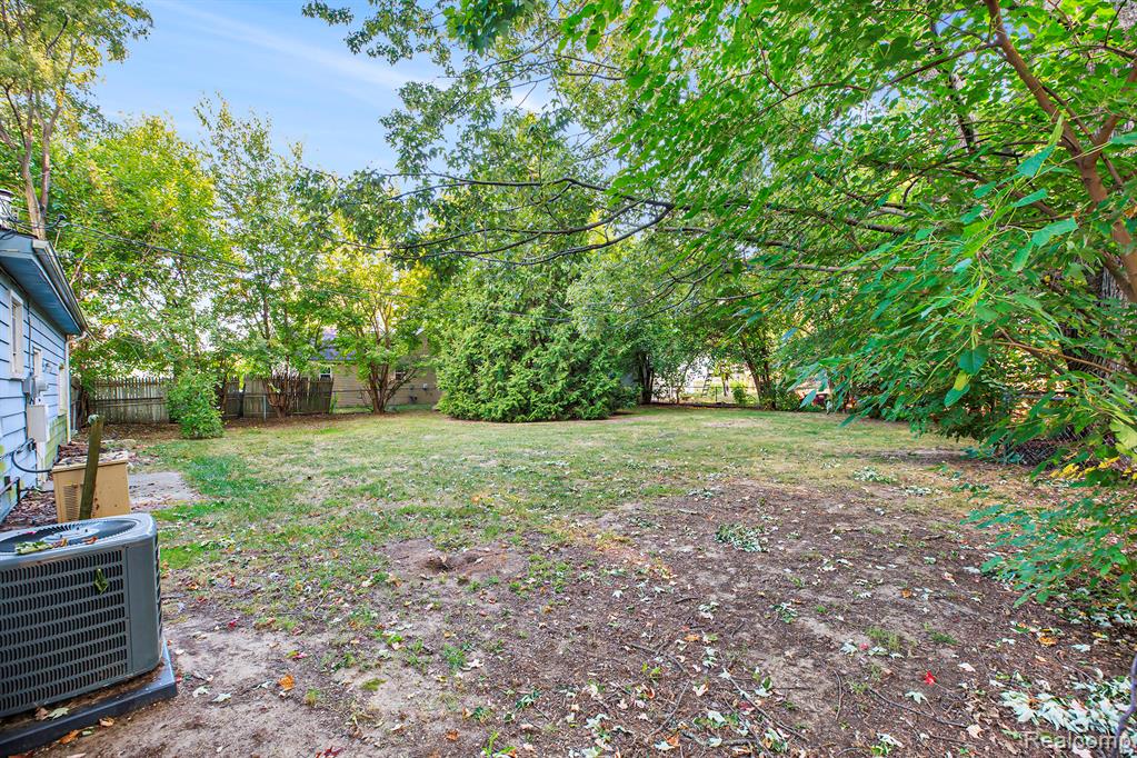 8123 Janis Street, Shelby Twp, MI 48317 — Photo 23