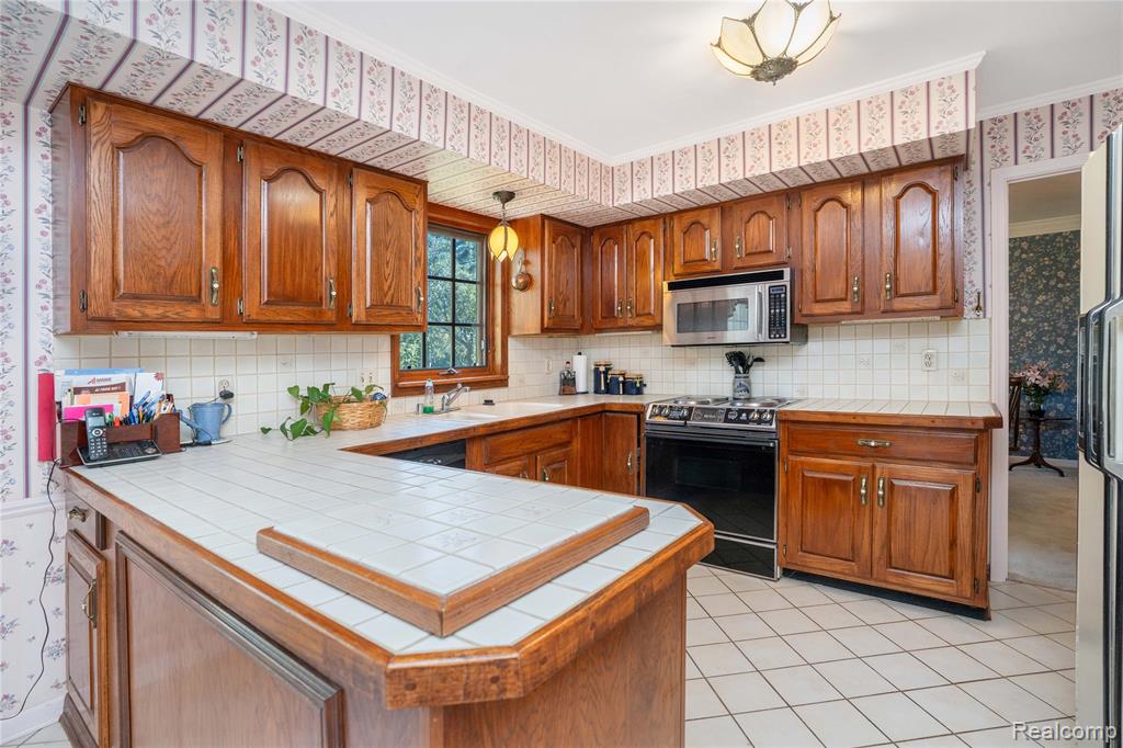 4123 Chimney Point Drive, Bloomfield Hills, MI 48302 — Photo 13