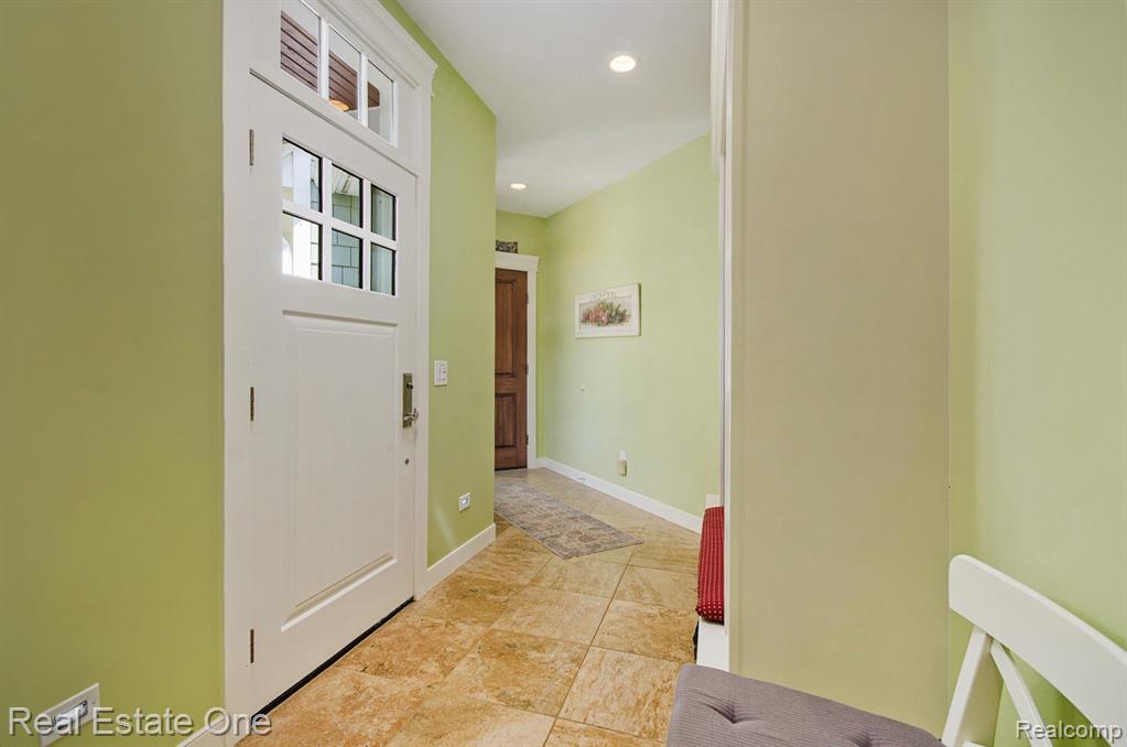 575 Tracy Lane, Milford, MI 48381 — Photo 25