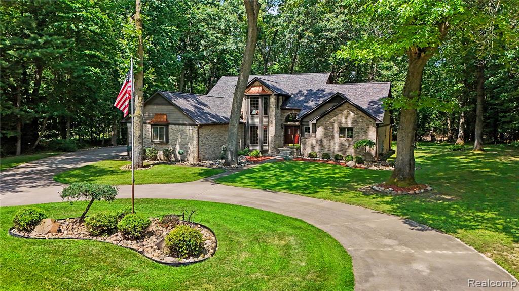 3609 Winding Pine Drive, Metamora, MI 48455
