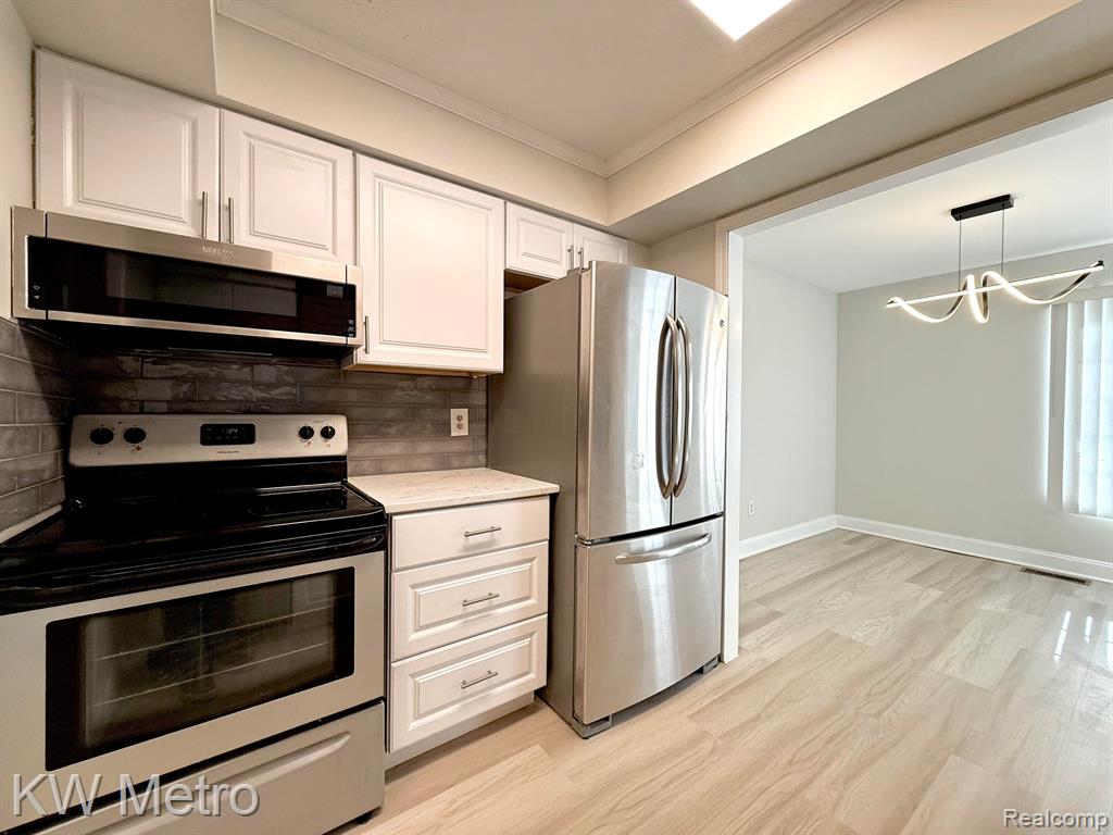 666 E FOX HILLS Drive, Bloomfield Hills, MI 48304 — Photo 6