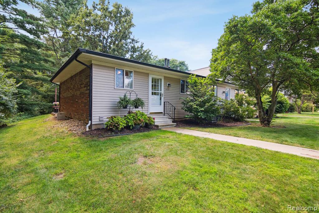 4521 Westbrook Drive, Jackson, MI 49201 — Photo 3