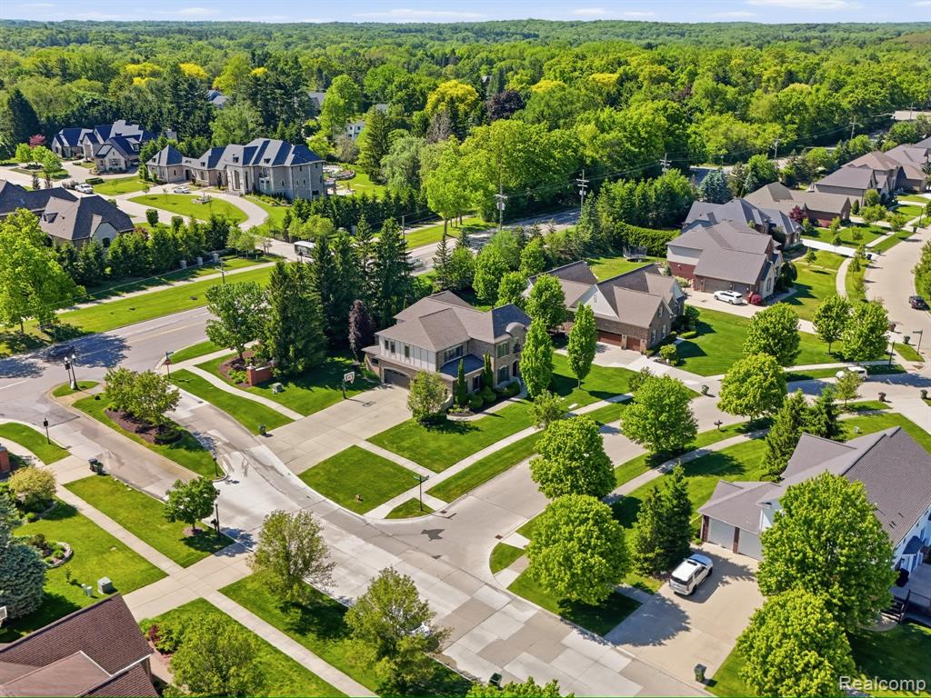 55951 Ashbrooke Drive W, Utica, MI 48316 — Photo 69