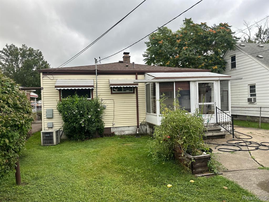 4976 BEDFORD Street, Dearborn Heights, MI 48125 — Photo 9
