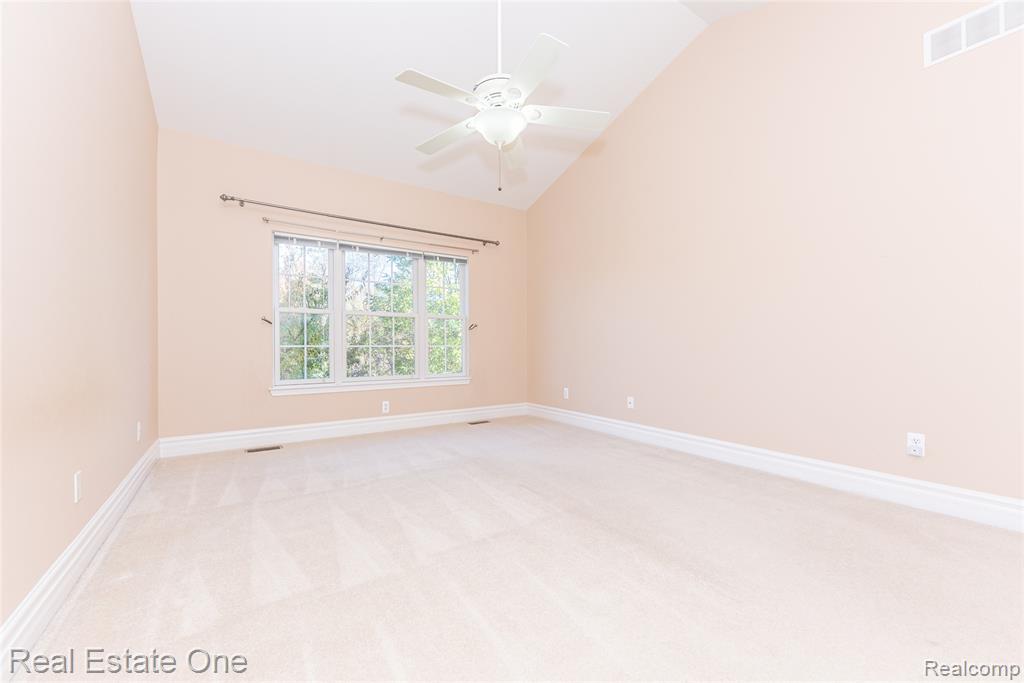 26610 Valhalla Drive, Farmington Hills, MI 48331 — Photo 36