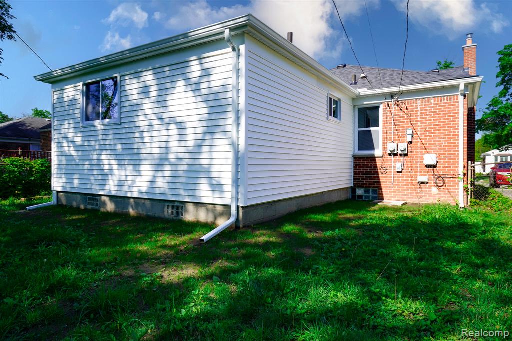 23610 Morton Street, Oak Park, MI 48237 — Photo 6