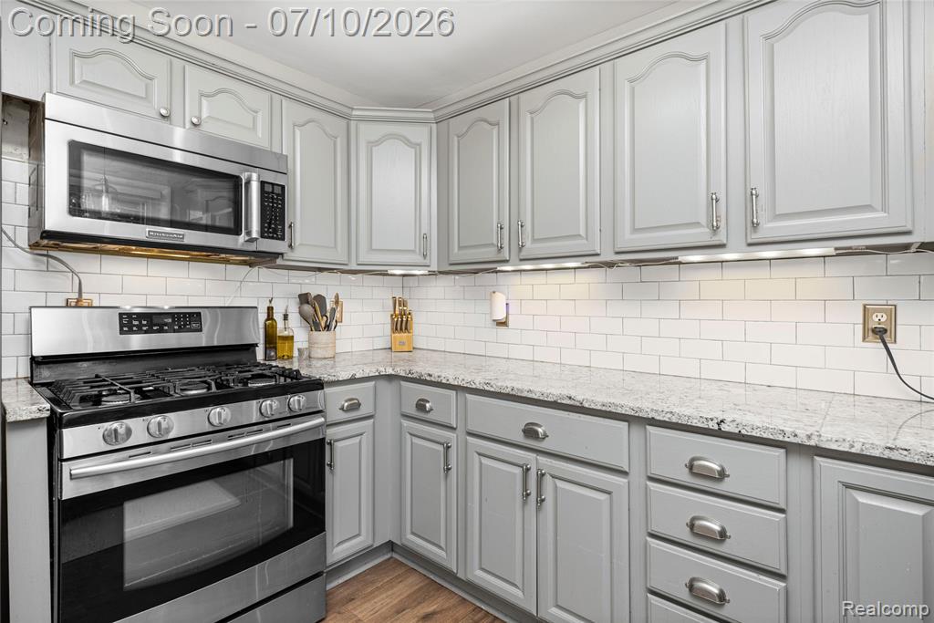 8561 Liberty Boulevard, Westland, MI — Photo 18