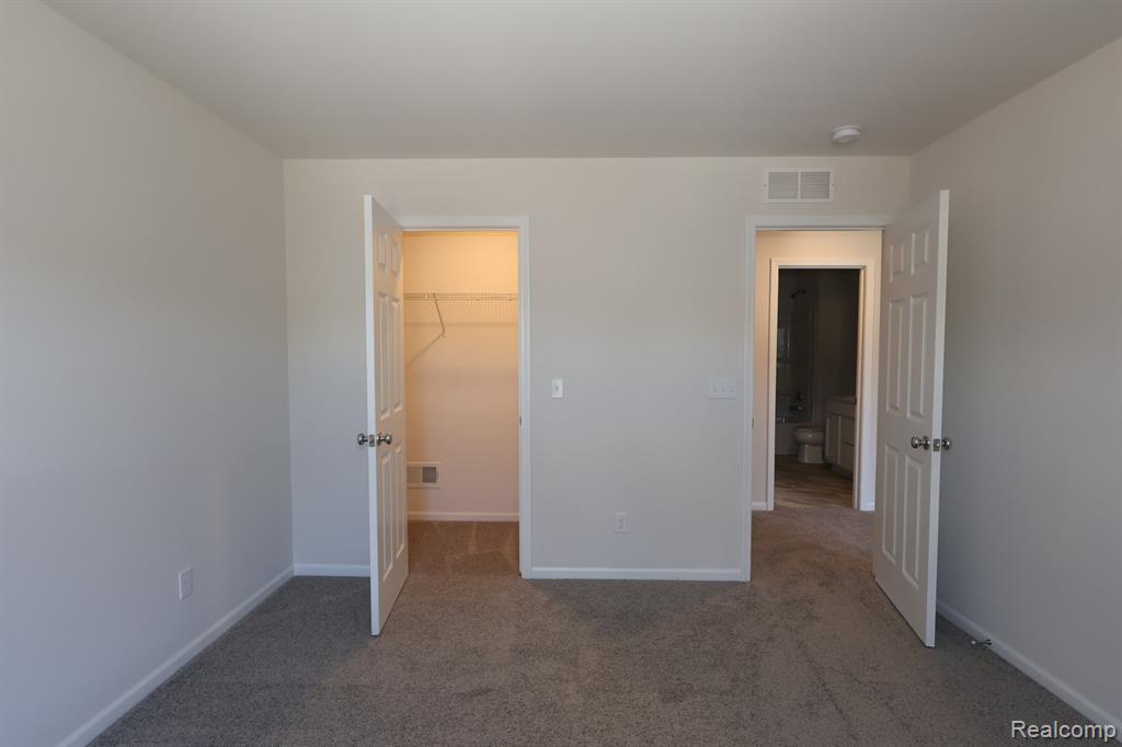 420 Hidden River W, Holly, MI 48442 — Photo 18