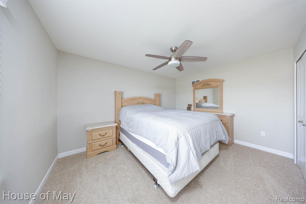5312 VINEYARD Street, Commerce Twp, MI 48382 — Photo 16