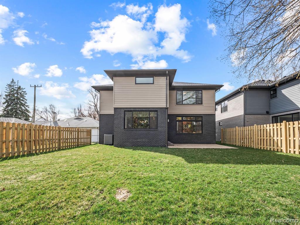 4304 MANDALAY Avenue, Royal Oak, MI 48073 — Photo 40