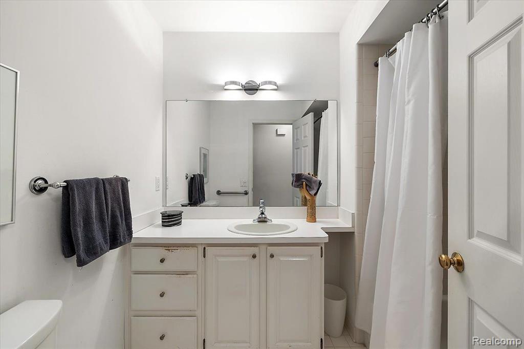 5853 Dawn Ridge Drive, Troy, MI 48098 — Photo 36