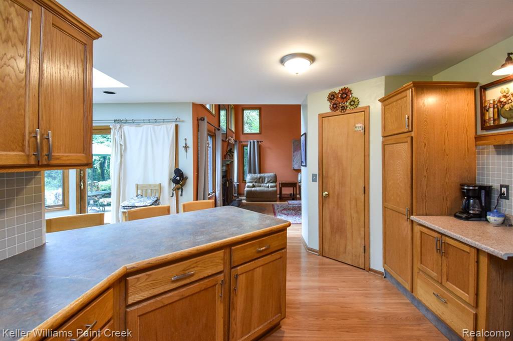 713 KNIBBE Road, Lake Orion, MI 48362 — Photo 15