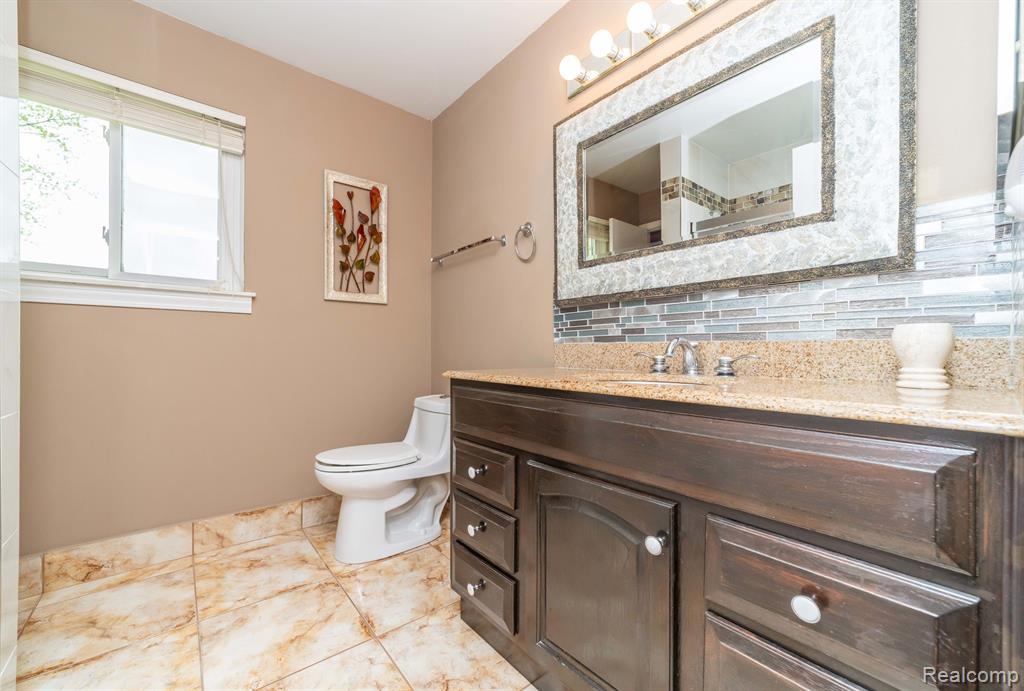 5628 WARRENSHIRE Drive, West Bloomfield, MI — Photo 48