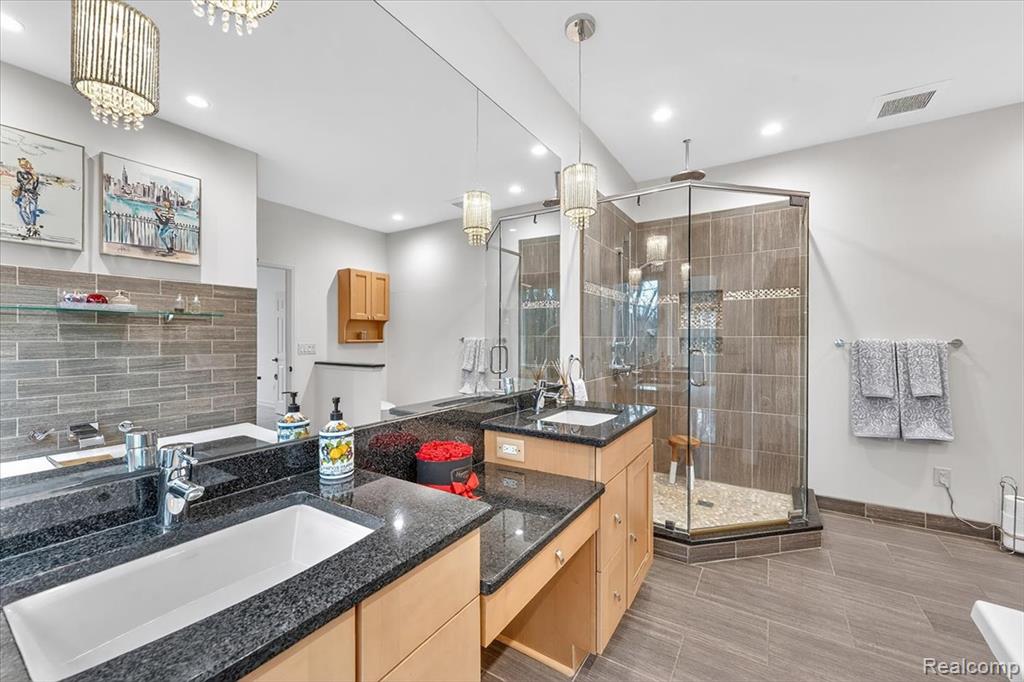 90 Creekwood Drive, Lake Orion, MI 48362 — Photo 15