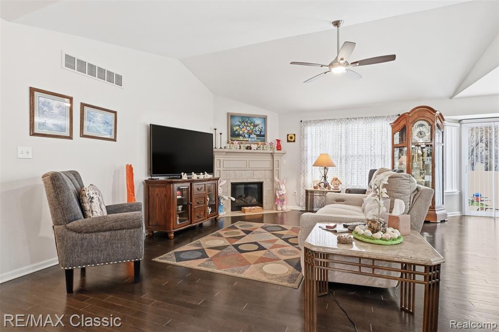 9260 Liberty Court, Livonia, MI 48150 — Photo 4