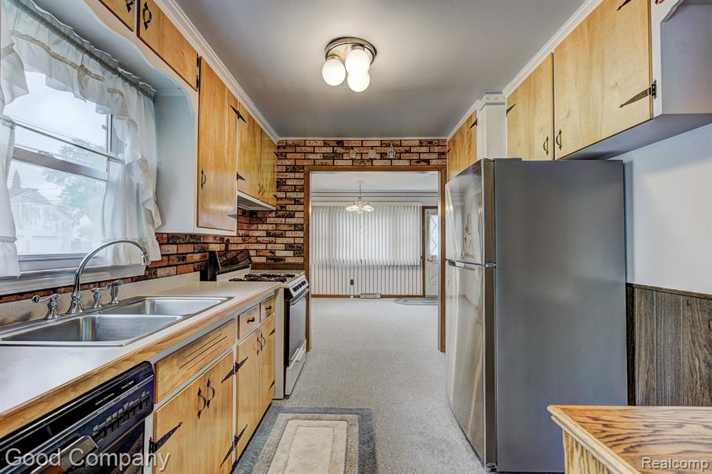 405 CHARLEVOIX Street, Clawson, MI — Photo 7