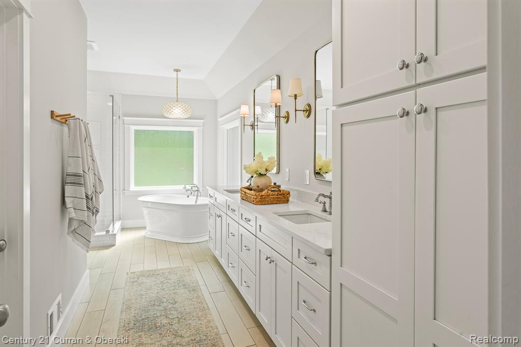 7064 CEDARBANK Drive, West Bloomfield, MI 48324 — Photo 33