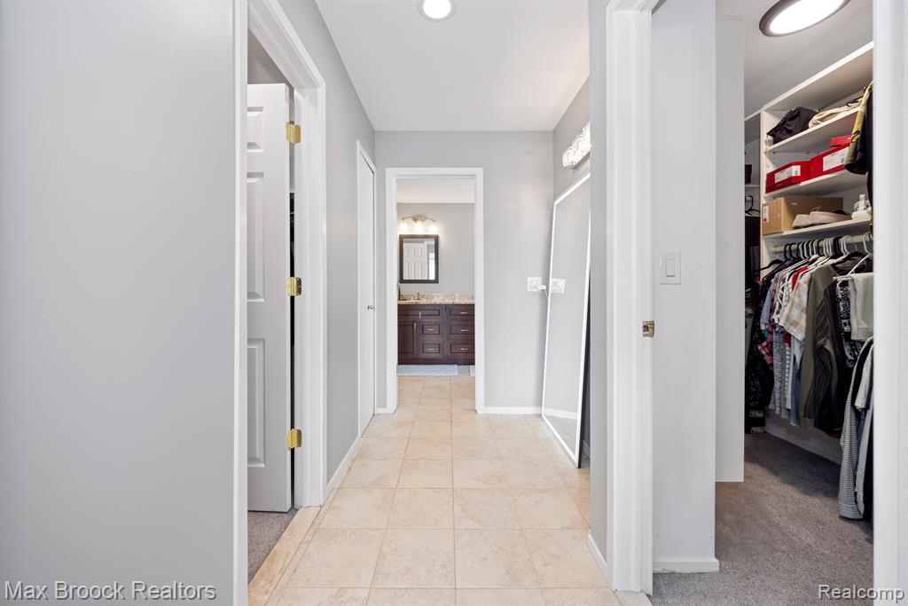5547 MAPLE LEAF Court, West Bloomfield, MI — Photo 23
