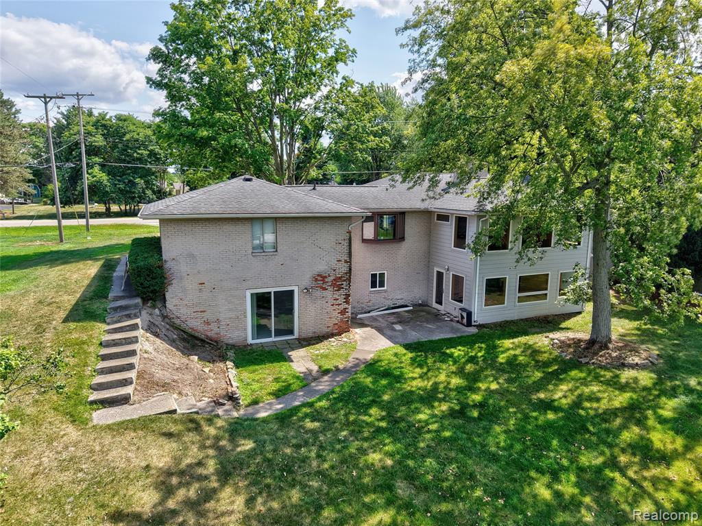 2354 Grove Park Road, Fenton, MI 48430 — Photo 33