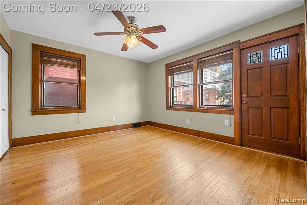 685 W Bethune Street, Detroit, MI 48202 — Photo 17