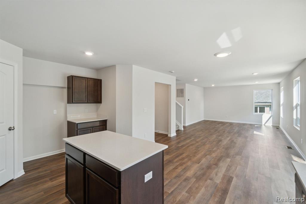 515 Cumberland Trail, Chelsea, MI 48118 — Photo 4