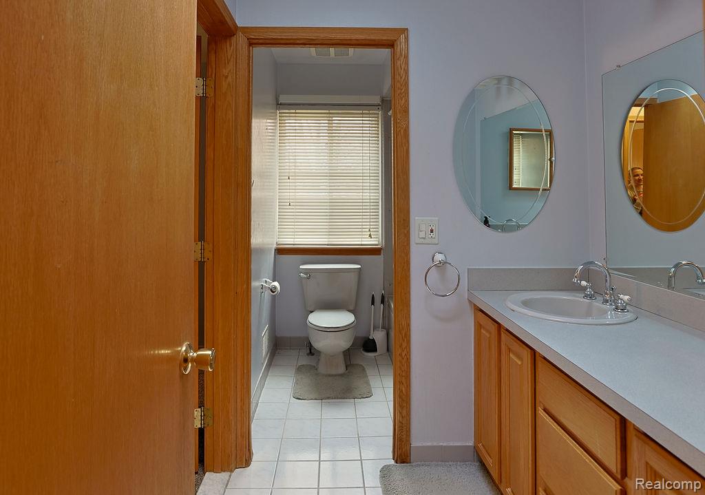 43428 Hartwick Drive, Sterling Heights, MI 48313 — Photo 18
