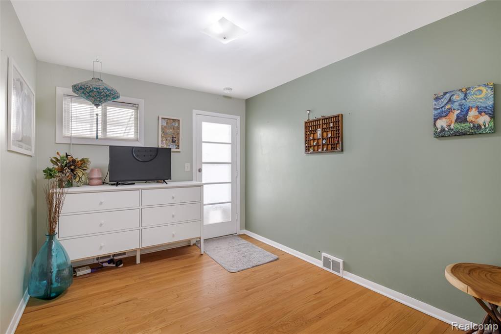 9086 Shannon Drive, Sterling Heights, MI 48314 — Photo 22