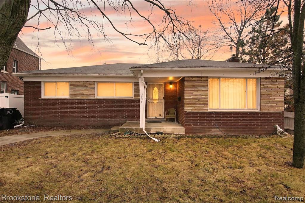 2555 W Boston Boulevard, Detroit, MI 48206 — Photo 37
